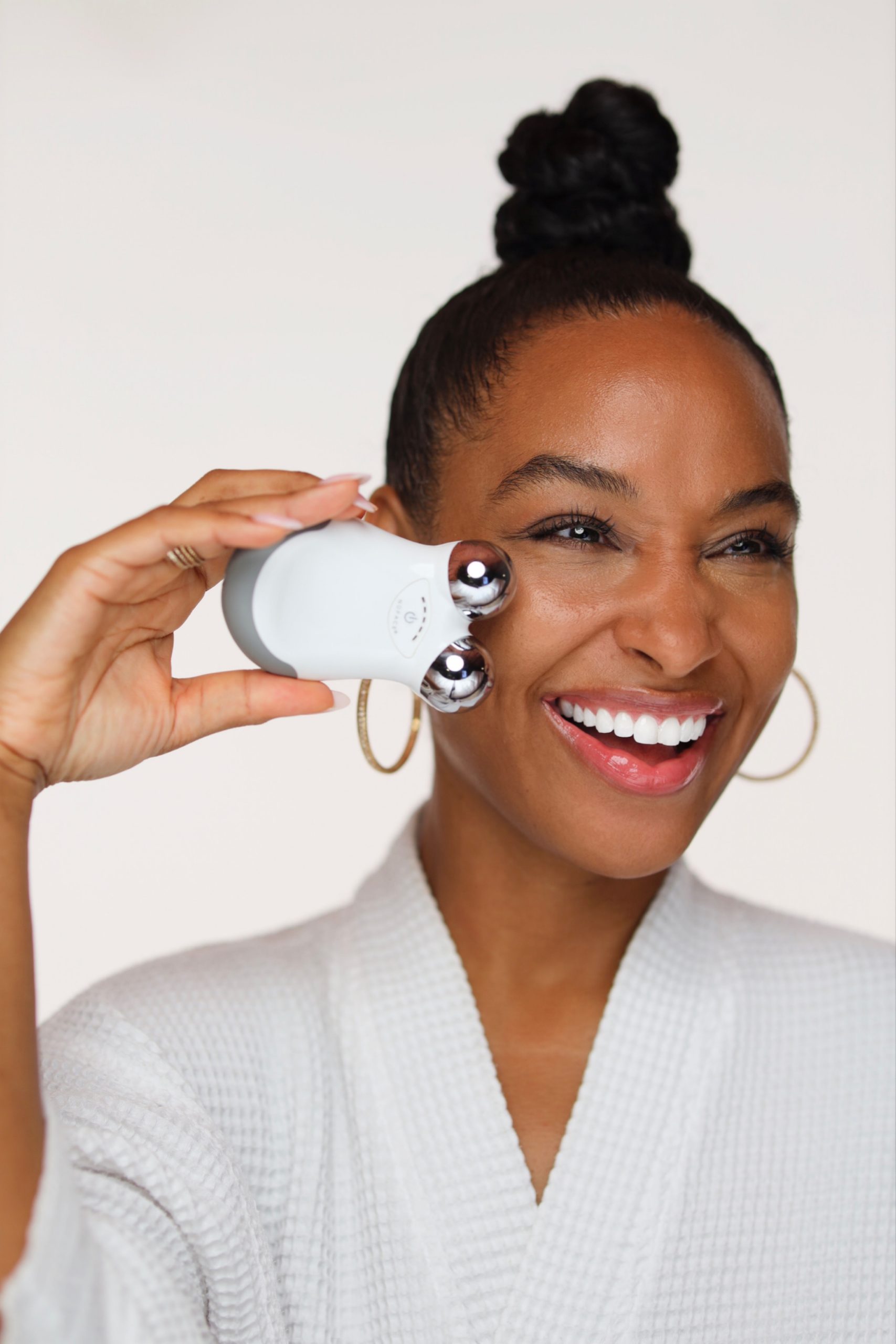 4 Best AntiAging Devices To Try At Home TIFF BENSON